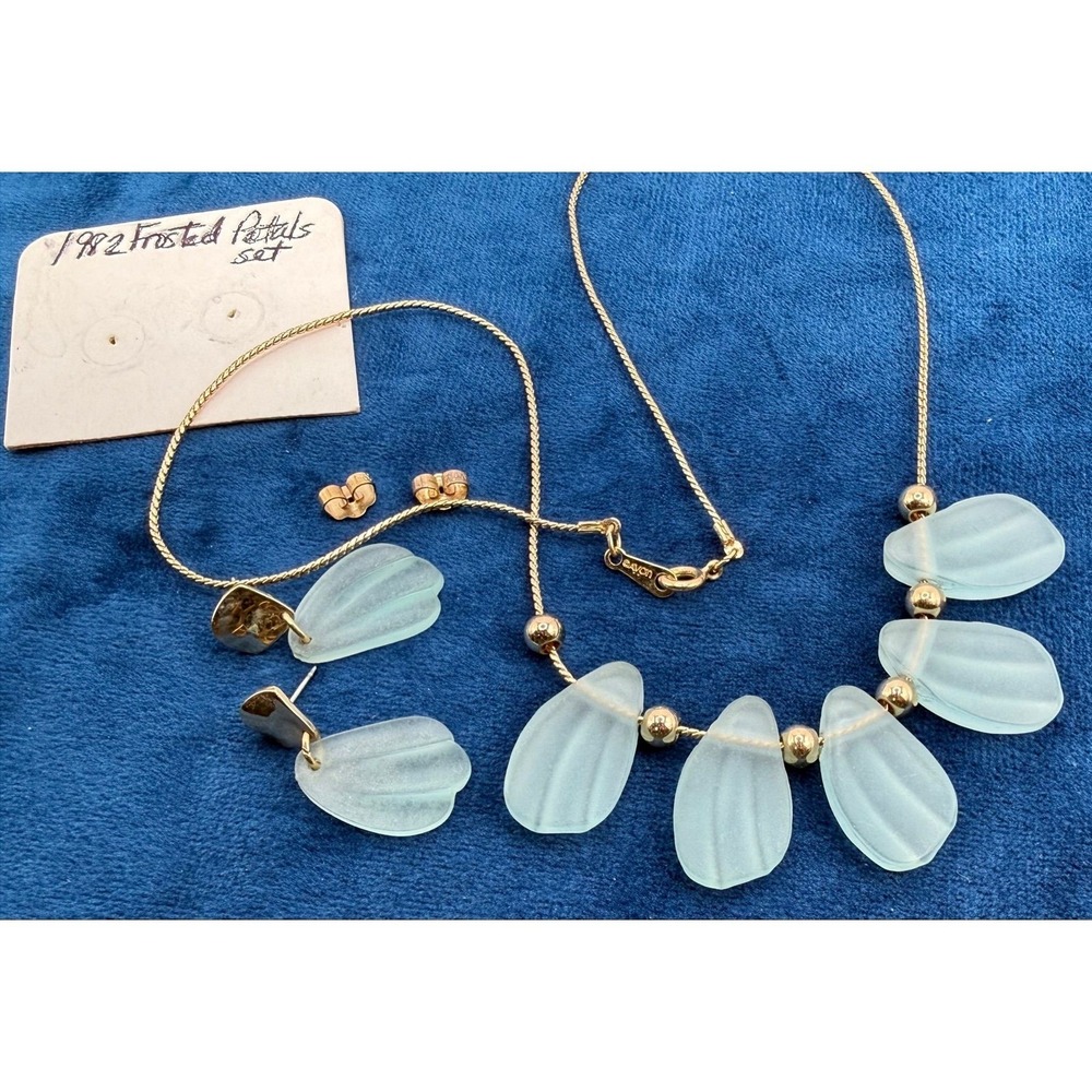 VTG Avon "Frosted Petals" 1982 Necklace & Earrings Set Frosted Glass Seafoam - Picture 2 of 4